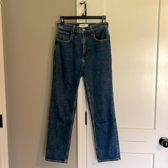 Abercrombie & Fitch Denim - Abercrombie & Fitch Curve Love Ultra High Rise Ankle Straight Jean - Size 26/2